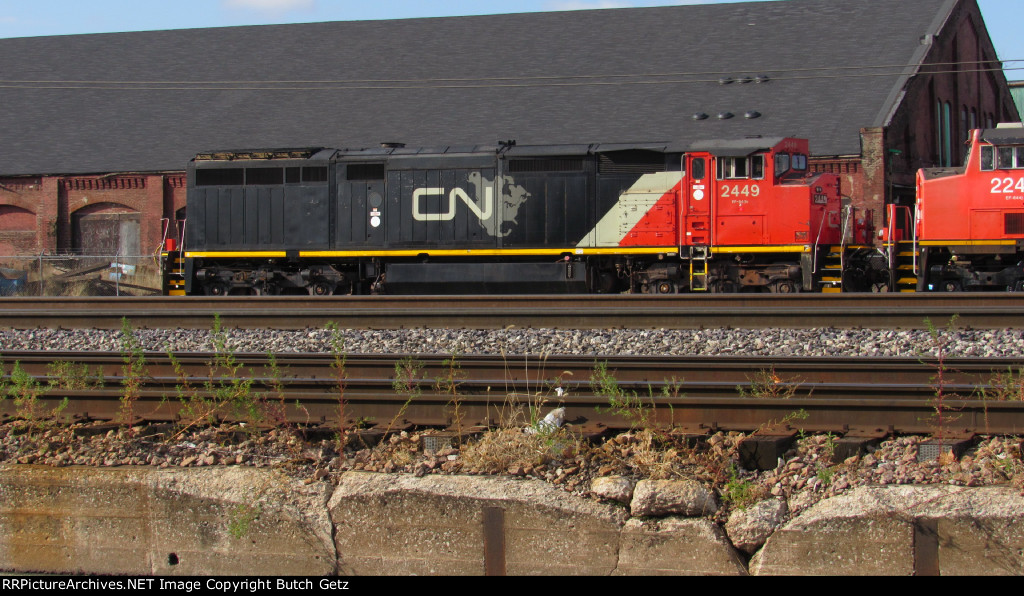 CN 2449